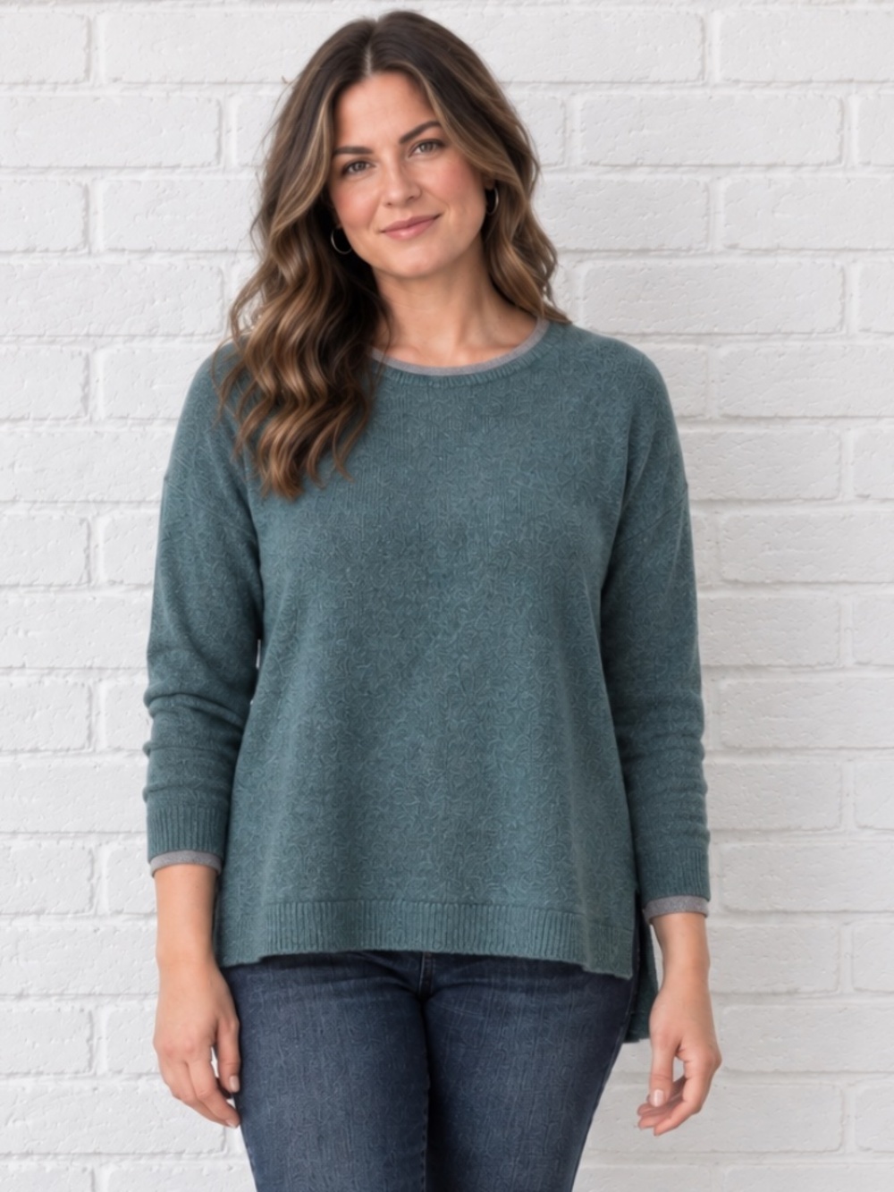 Tahari 100% Extrafine Merino Wool Teal Green Gray Crewneck Sweater Medium